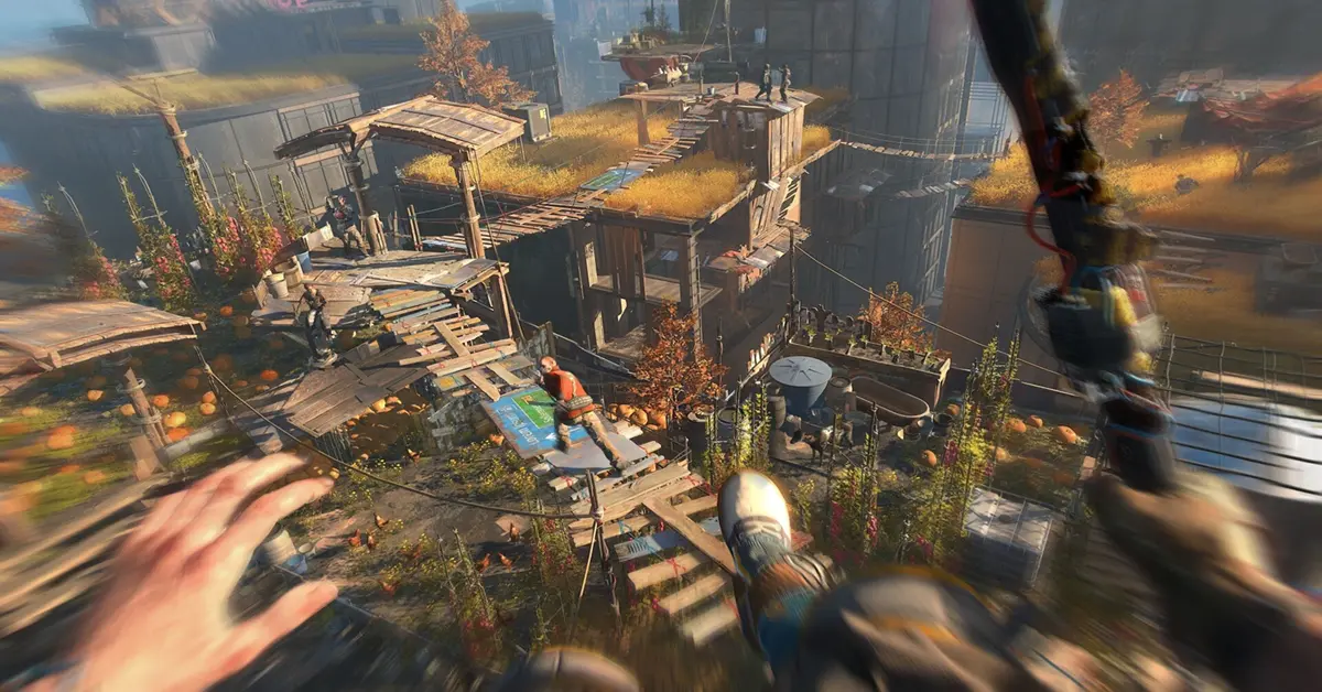 Een eenzame overlevende die bij zonsondergang uitkijkt over een verwoest, overwoekerd stadslandschap in Dying Light 2.