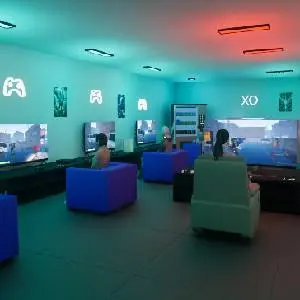 Gaming Cafe Simulator – Klanten